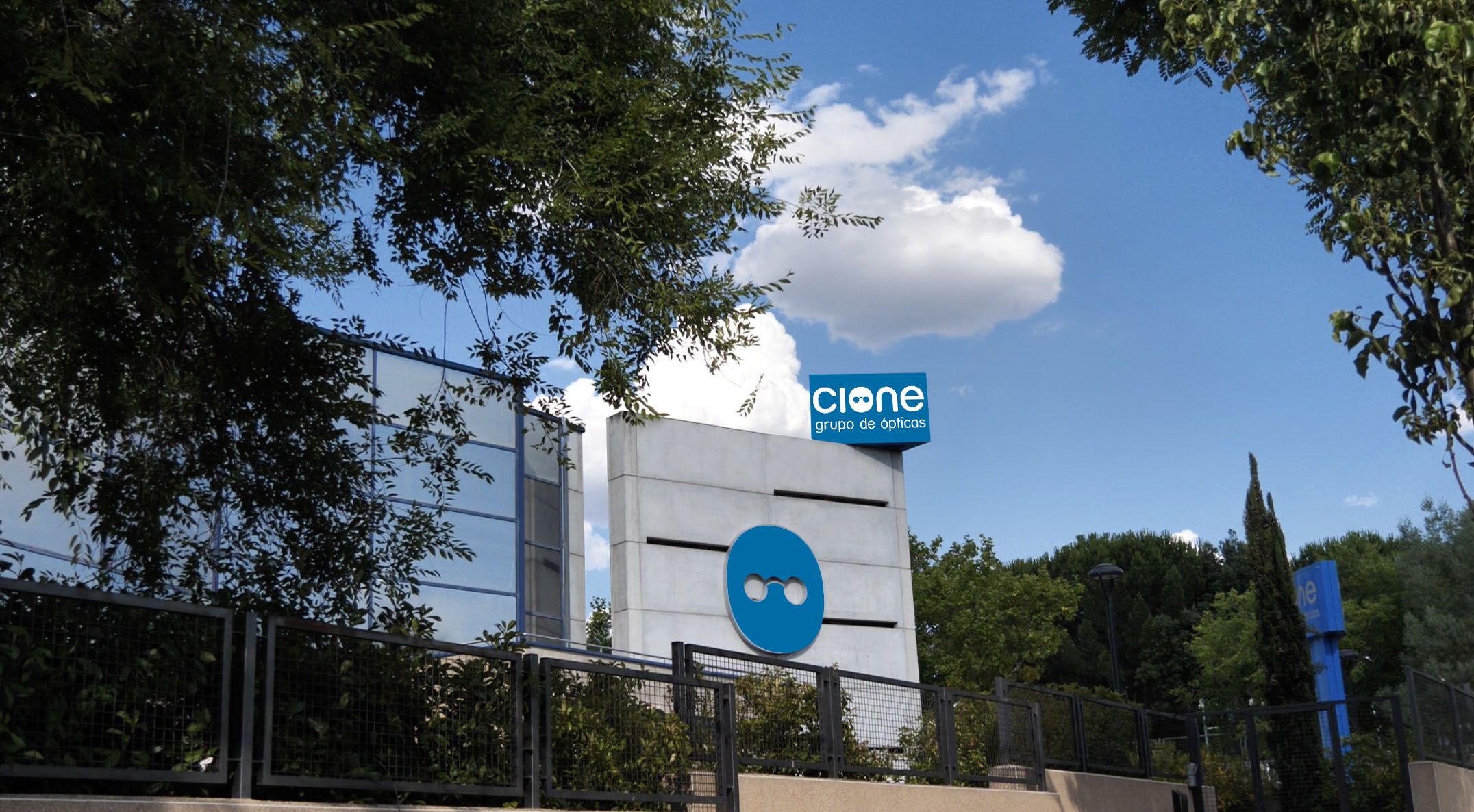 Logística automatizada en el corazón de la cooperativa de los ópticos que hablan con ópticos