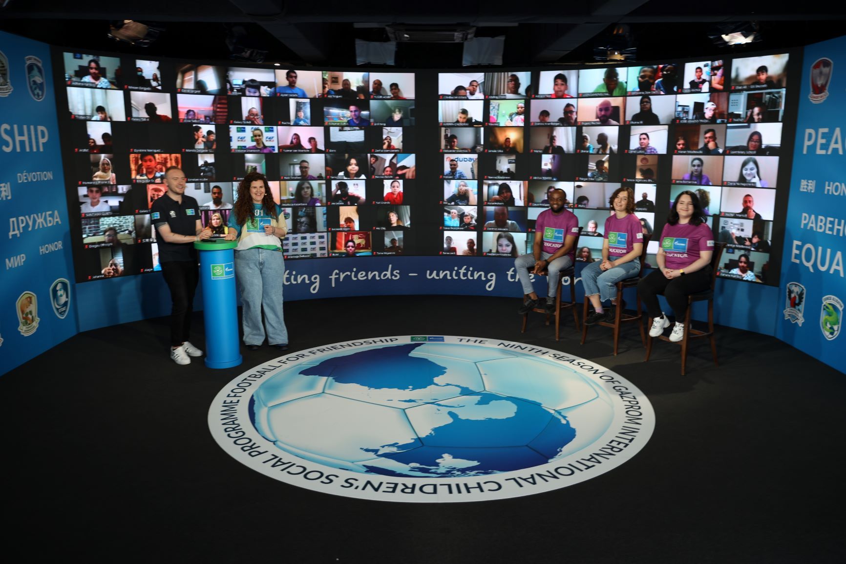 Football for Friendship organiza el Campamento Internacional de la Amistad: Niños de todo el mundo debaten los nueve valores del programa