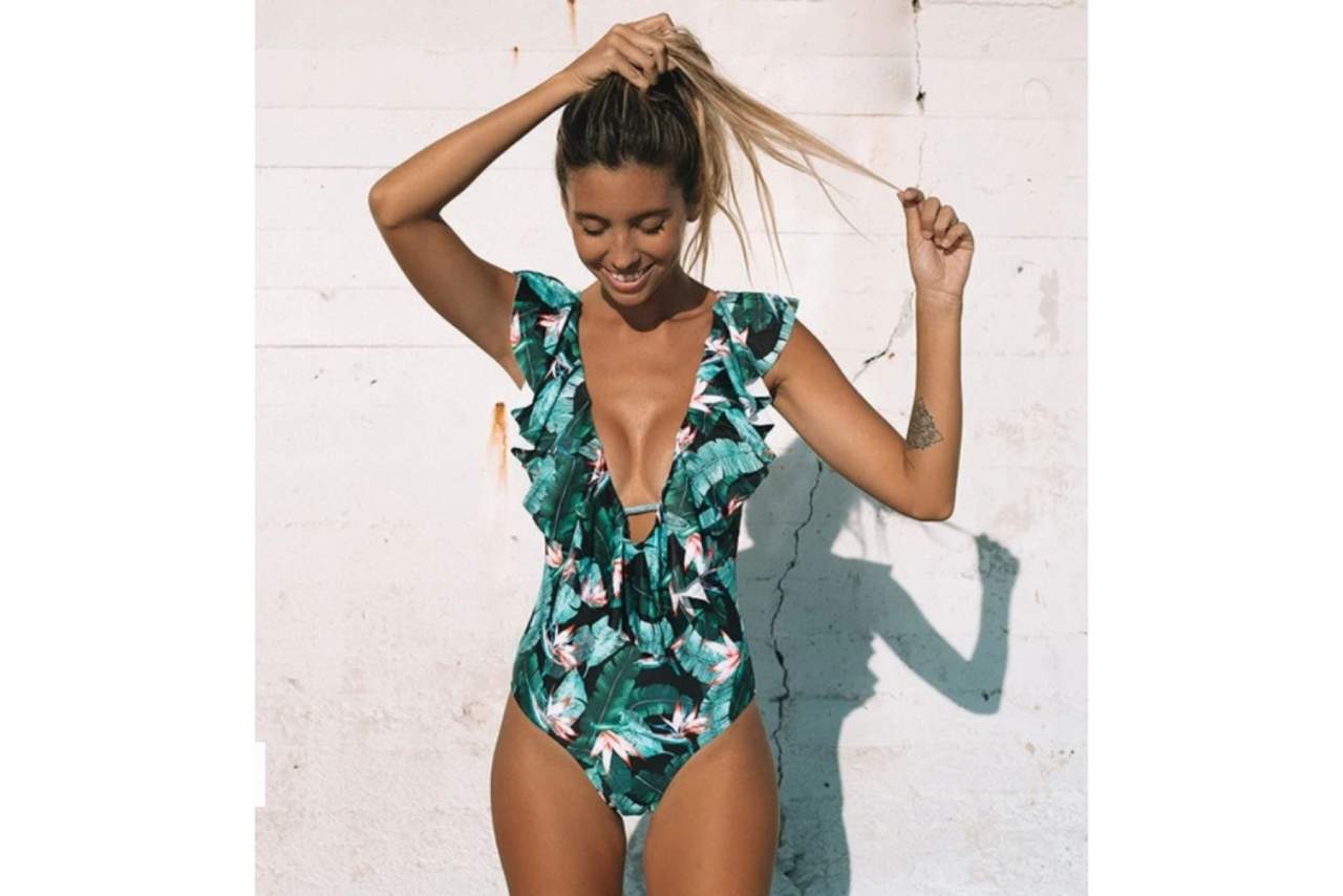 Los bañadores y bikinis Pasarelle inundan de color y diseño el verano