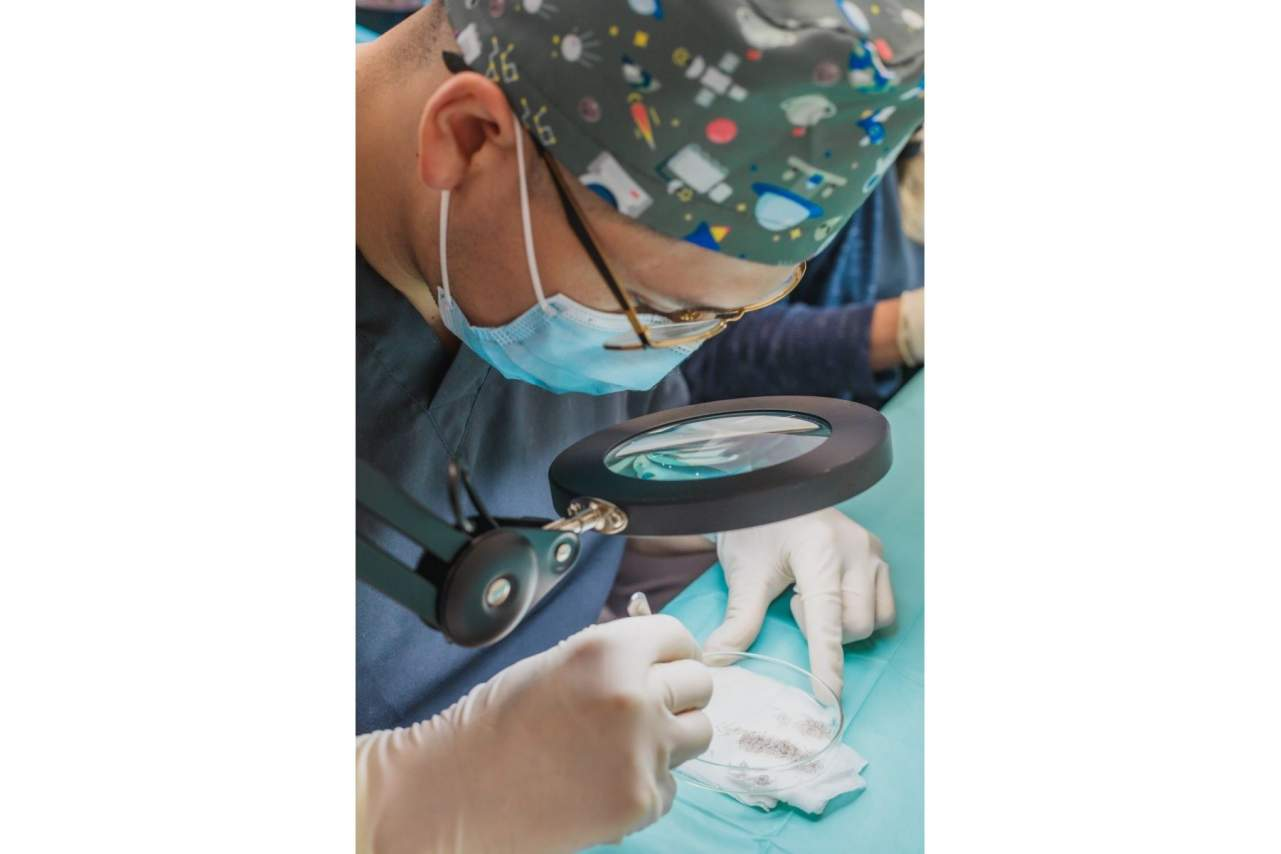 El Dr. Alejandro Henao Giraldo se une al potencial de la Clínica Adcure