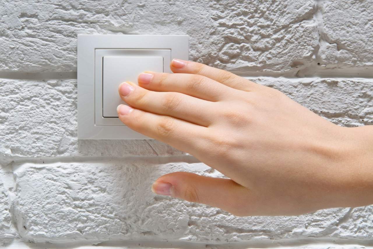 ¿Cómo cambiar la compañía comercializadora de la factura de la luz? Gurú Energía