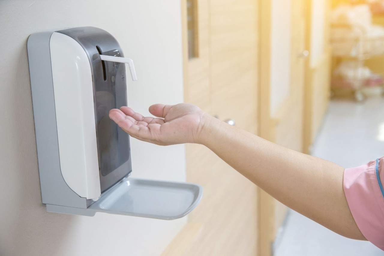 AlvaMarket dispone de dispensador de gel hidroalcohólico