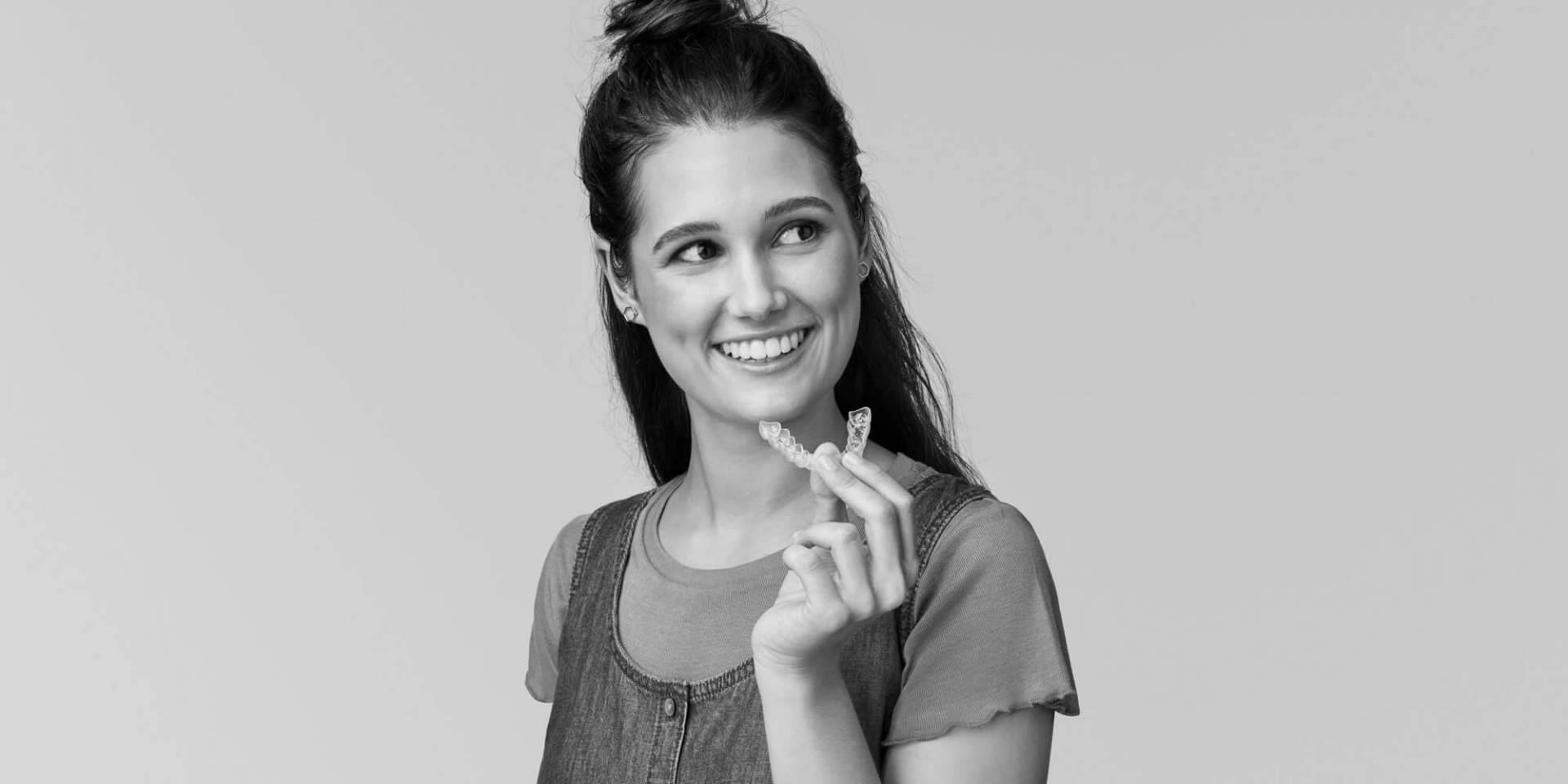 Smile Aligner, la novedosa ortodoncia invisible exclusiva de Clínicas Hernadent