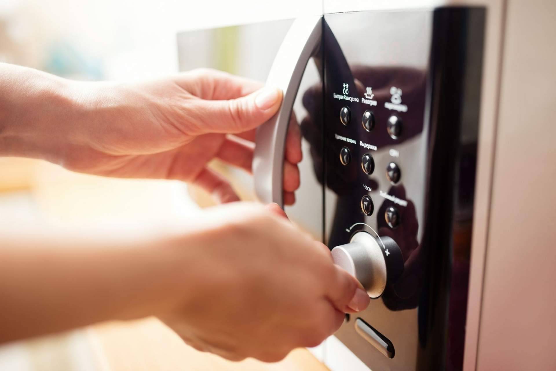 Diferencias entre un microondas integrable y uno de superficie: TOP Microondas
