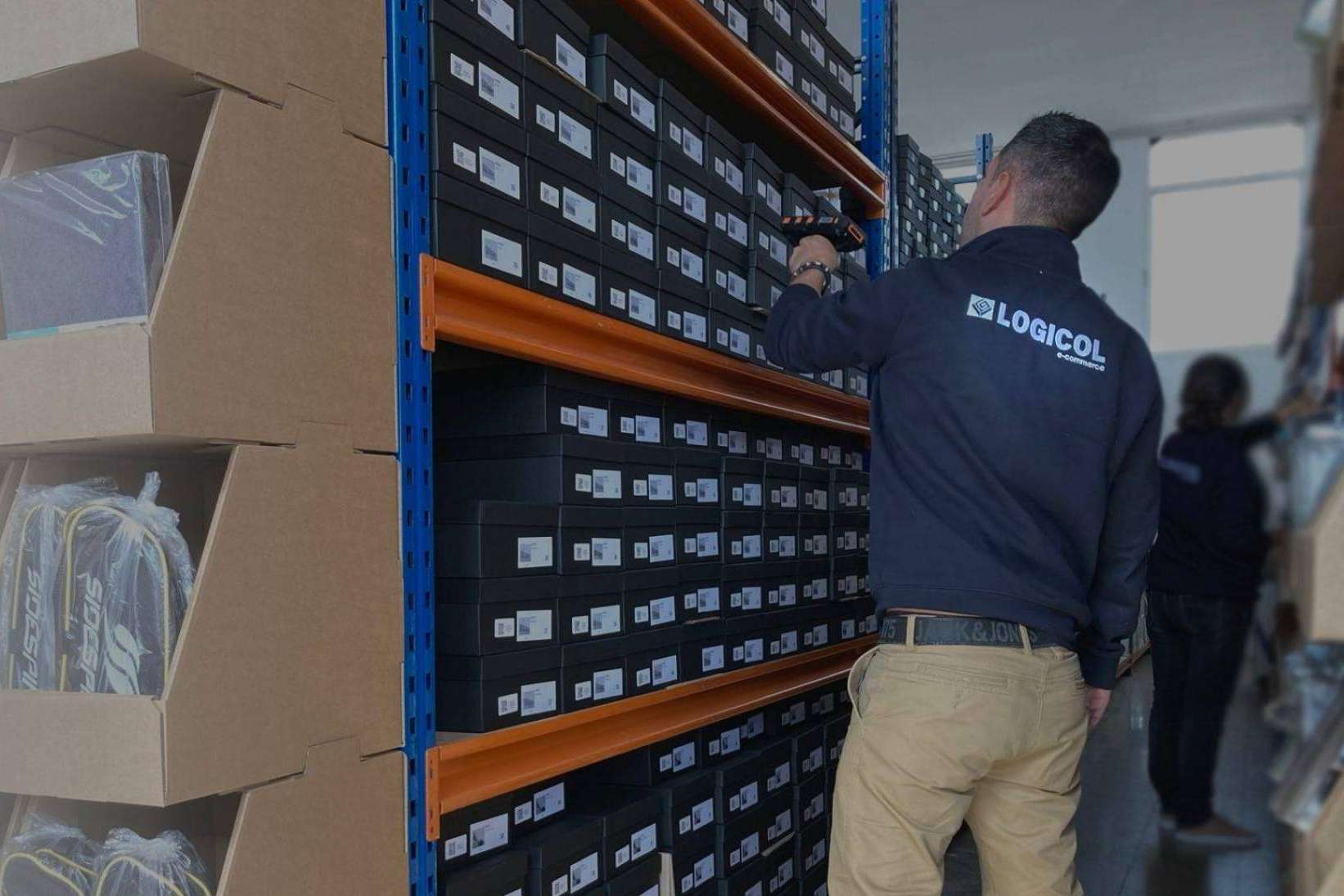 Externalizar la logística de una tienda online con Logicol: el coste de contratar un operador logístico