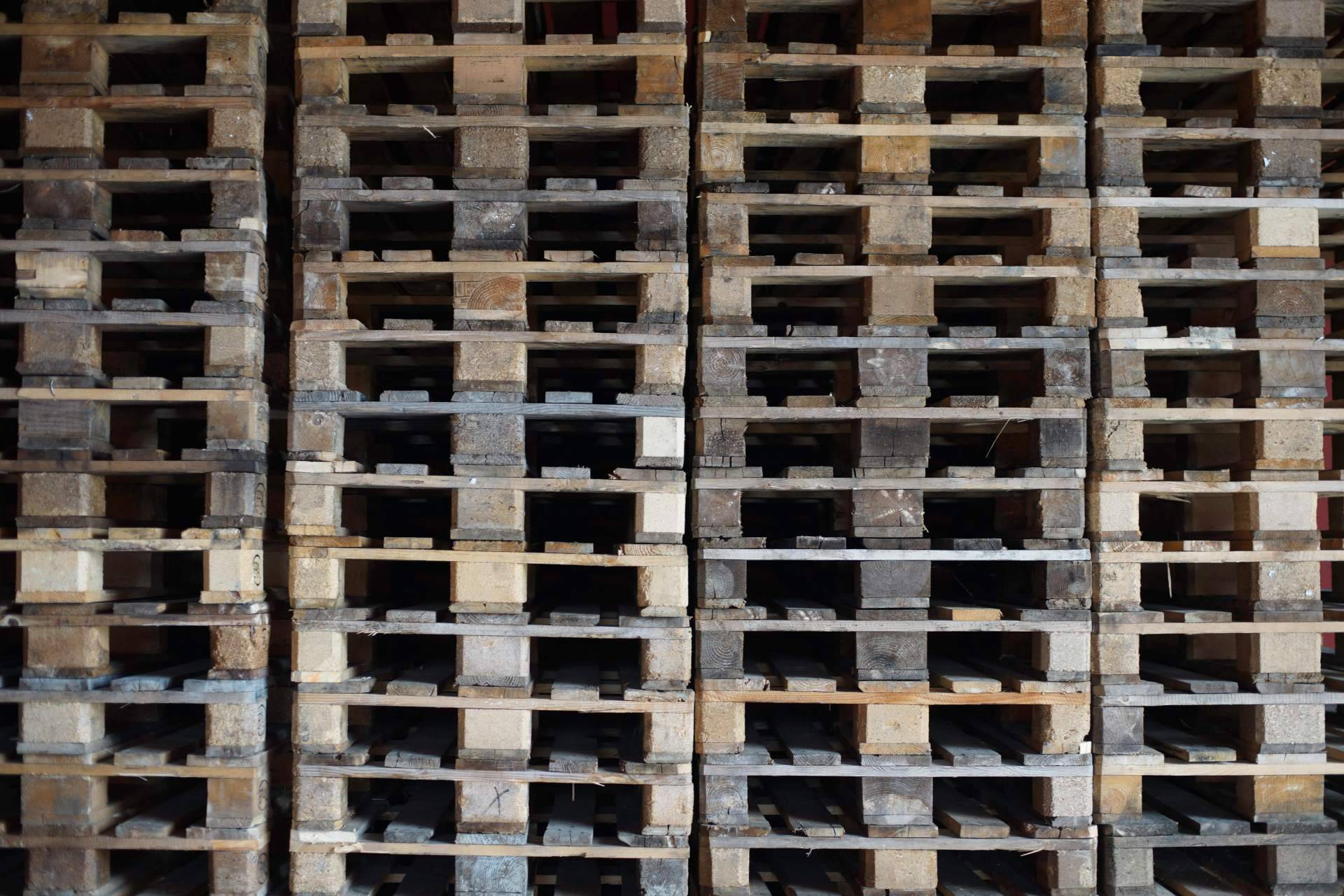 Una de las empresas líderes en el sector, Europalet, ofrece palés reciclados de madera