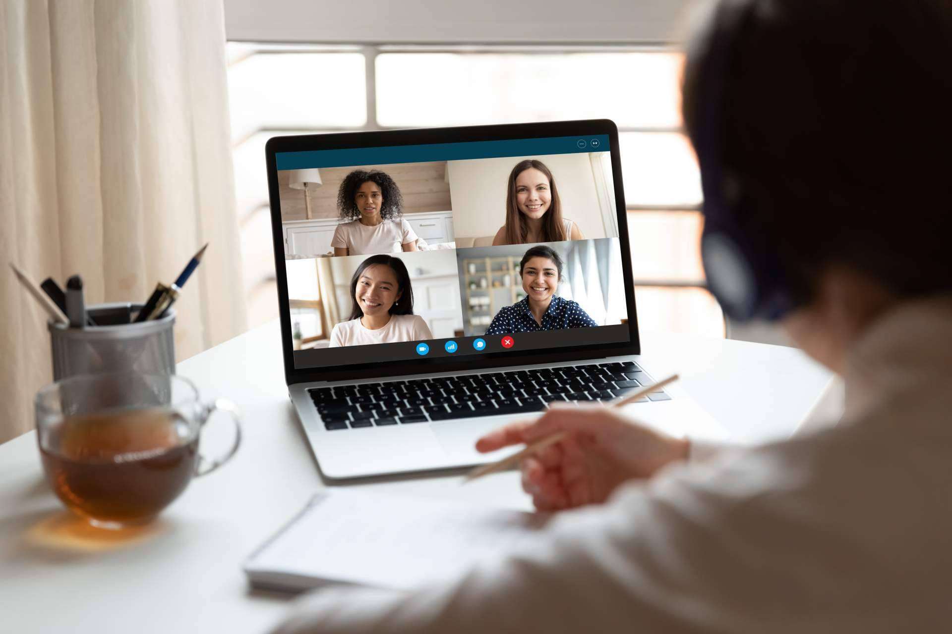 Ayuda Universitaria: ¿Qué ofrecen sus tutorías online a estudiantes?