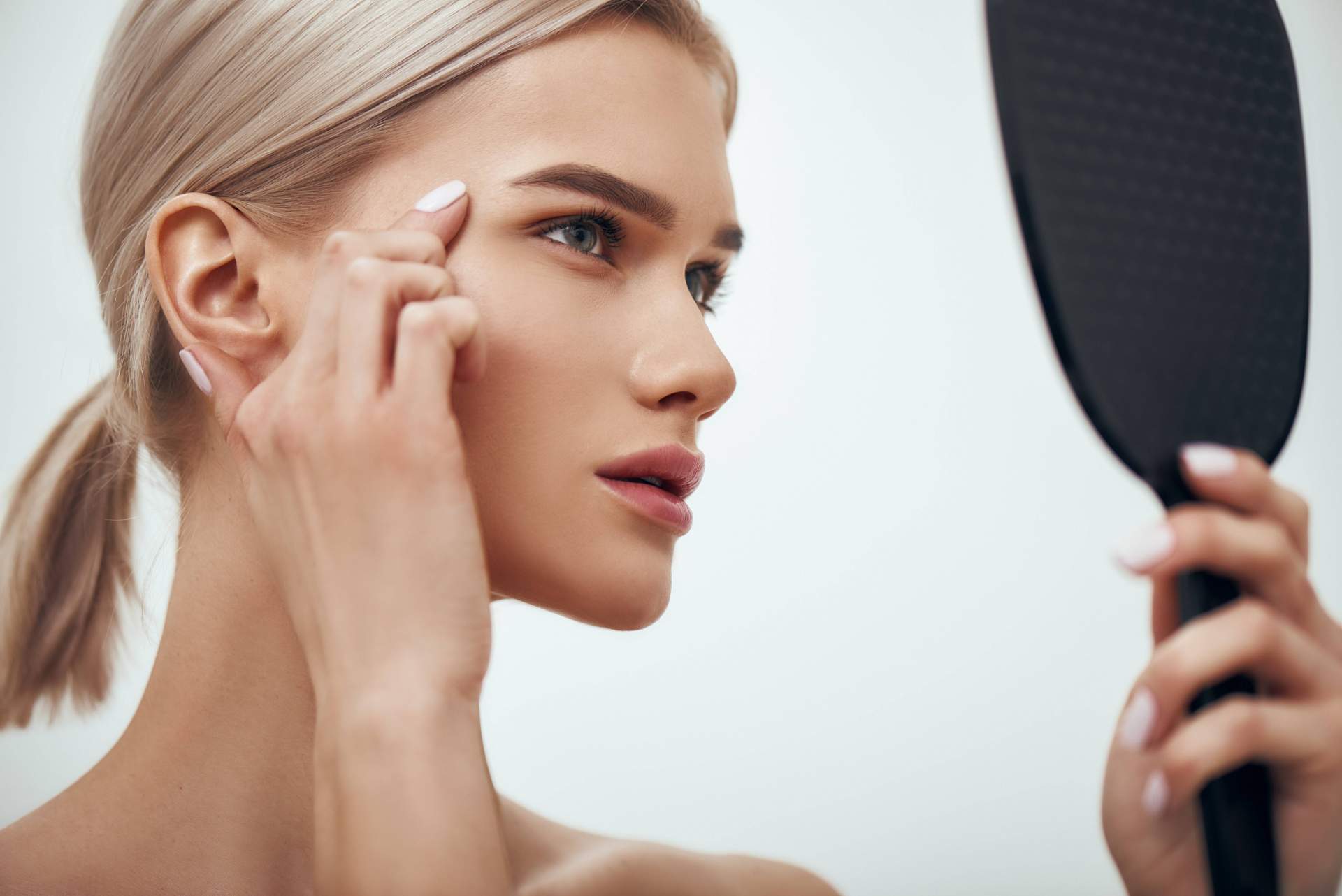 Los mejores tratamientos de la Dra. Fercasy para presumir de mirada: Eye contouring
