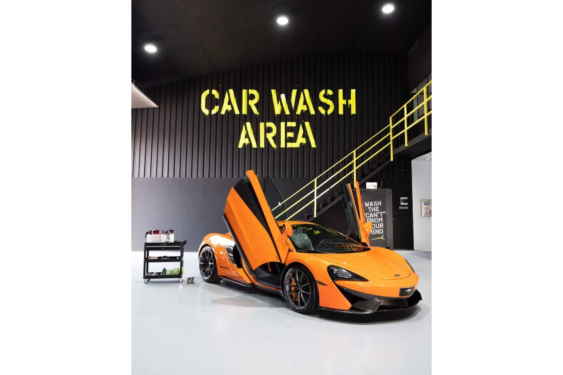 Radikal Carwash, el servicio de lujo de la marca Radikal World que cita a los amantes de los súper autos
