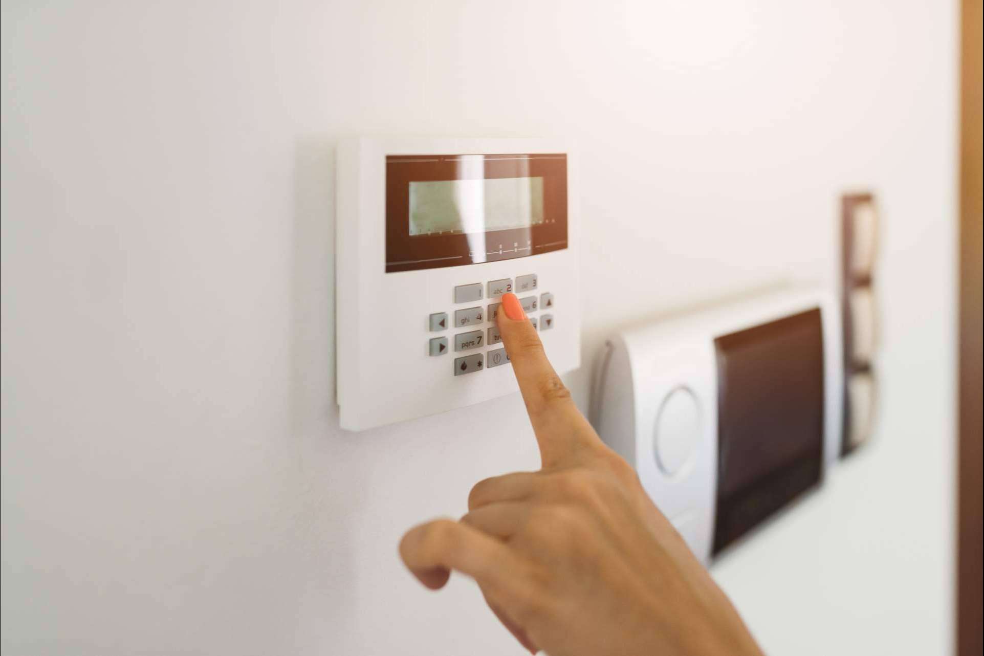 4 consejos antes de contratar una alarma: lo que Alarmas AMV recomienda