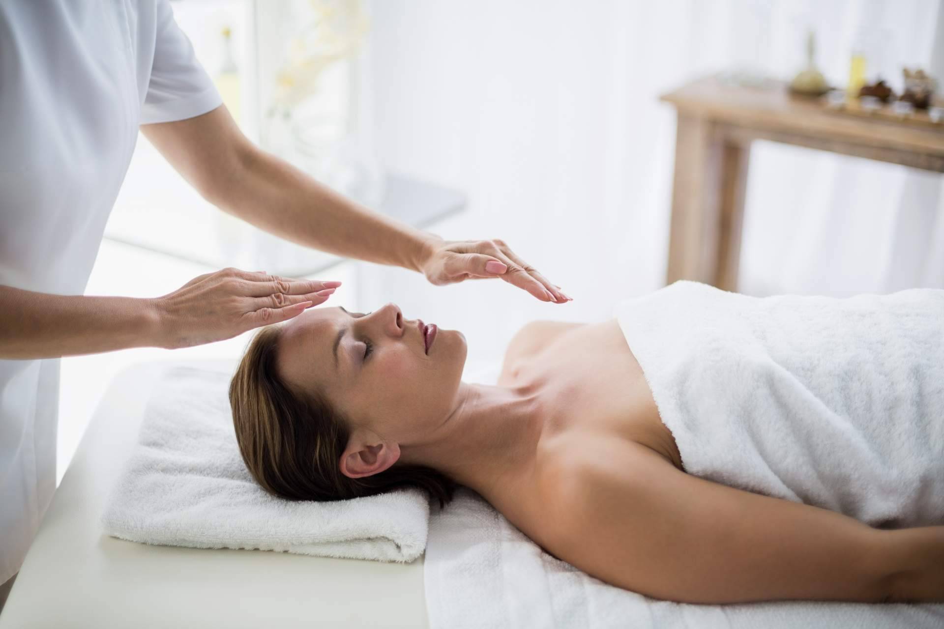 Lograr el nivel óptimo de paz y crecimiento personal a través de los cursos de Reiki de Javier Robas