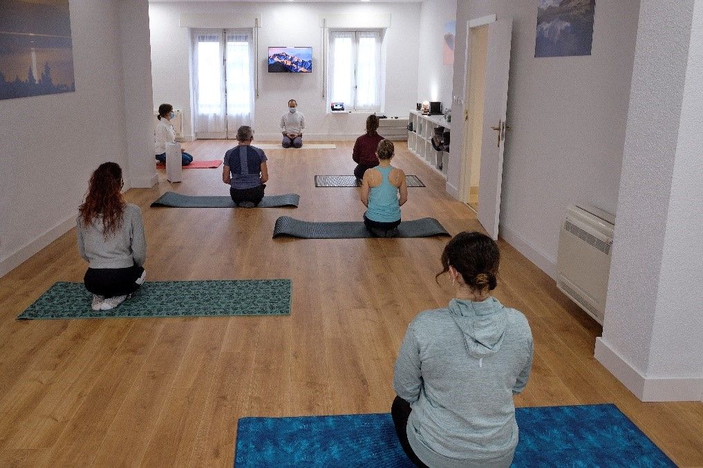 Sol y Luna abre las puertas de Salamanca al yoga y la meditación