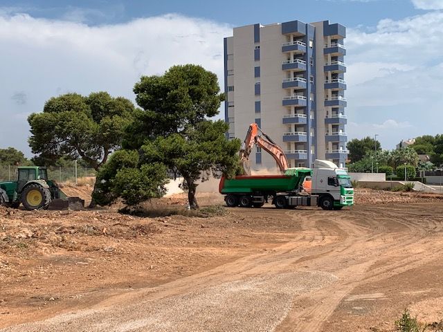 Urbincasa inicia con el movimiento de tierras la construcción del Residencial Seagardens en Campoamor
