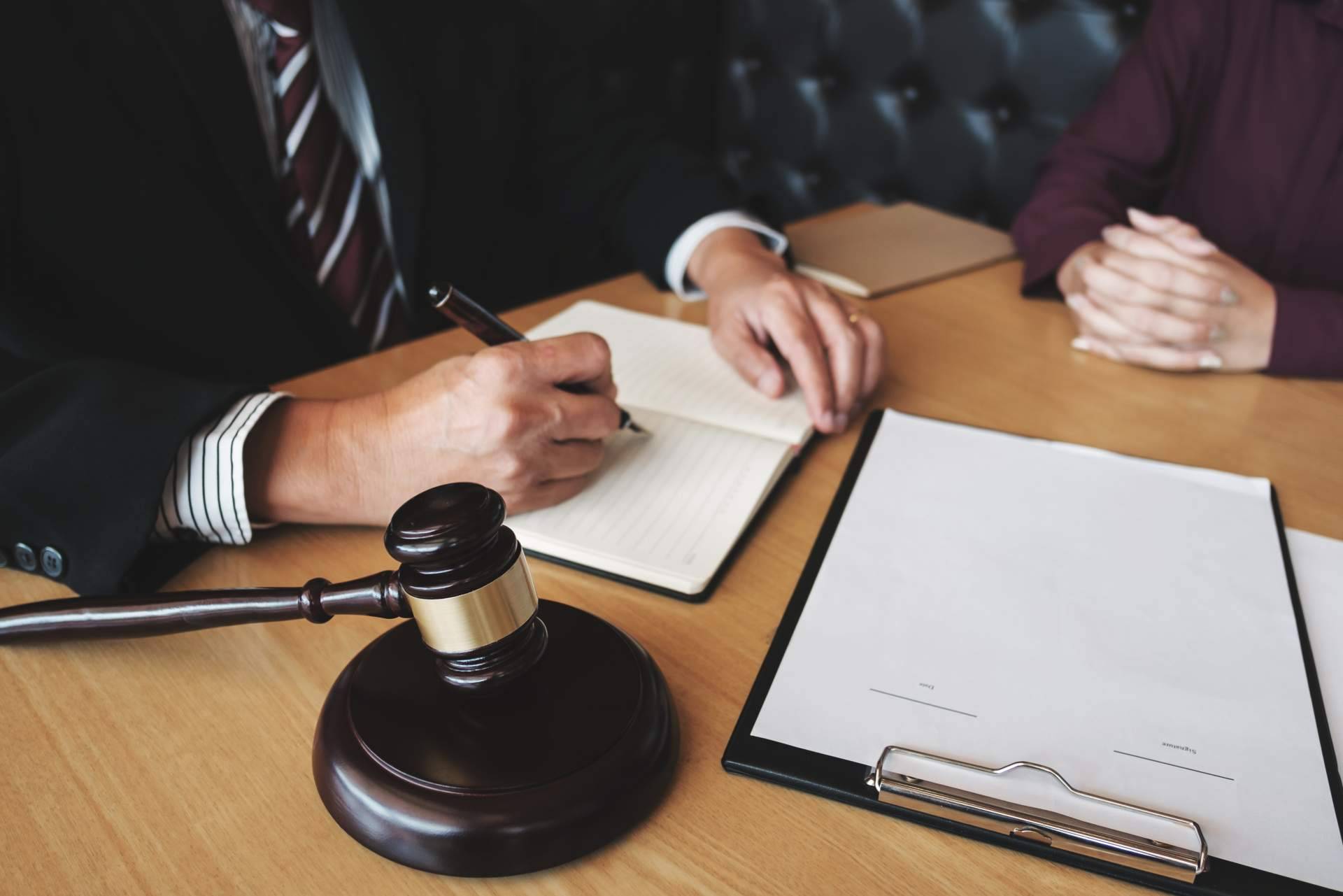 Confiar en Defendo Abogados para gestiones de Derecho Laboral para empresas y particulares