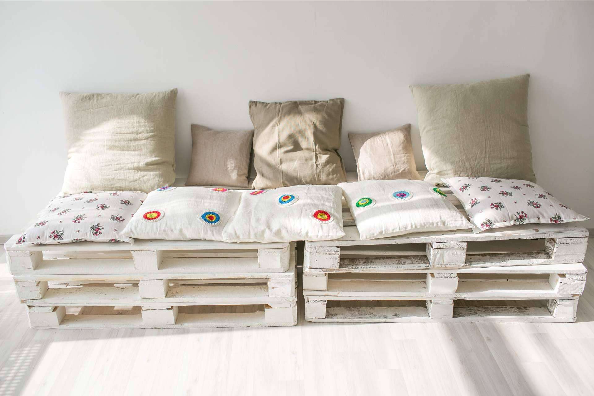 Dydaya Home dispone de los muebles perfectos para cualquier espacio: Sillones con palés