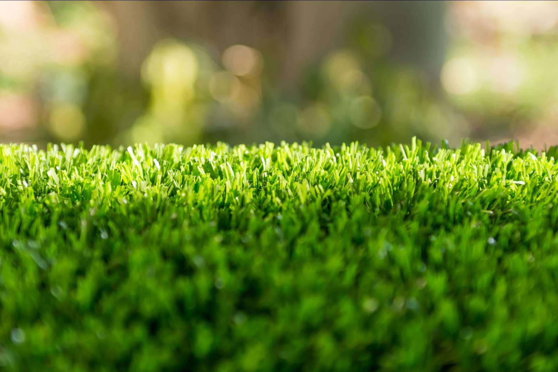 Practicidad y belleza para el jardín de la mano del césped artificial de Mundo Césped