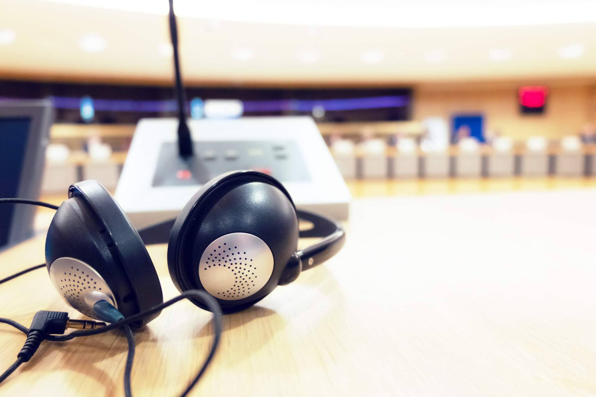 Traductor.one: las ventajas de un traductor de voz con auriculares como herramienta para entender otros idiomas