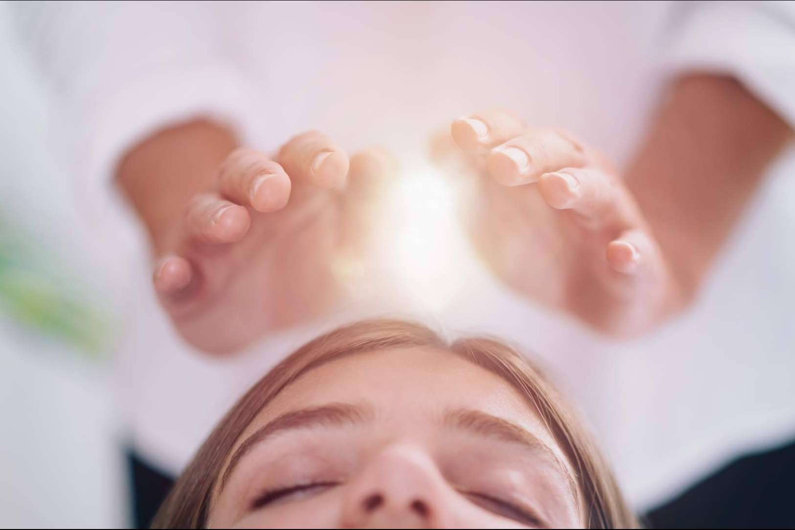 Cursos de reiki online con el maestro de maestros Javier Robas