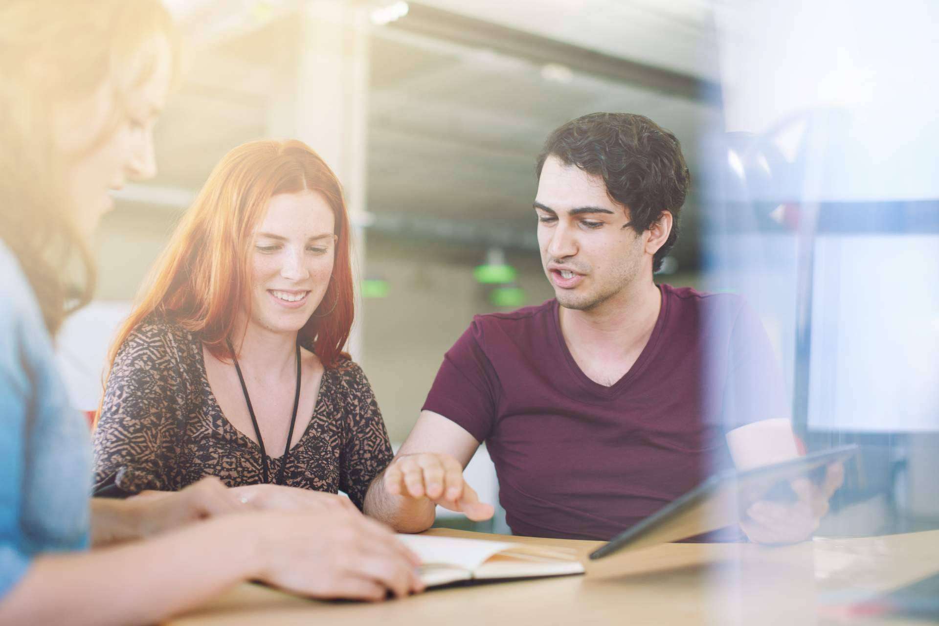 Los beneficios del mentoring mensual para emprendedores con funnel architect Israel Huerta