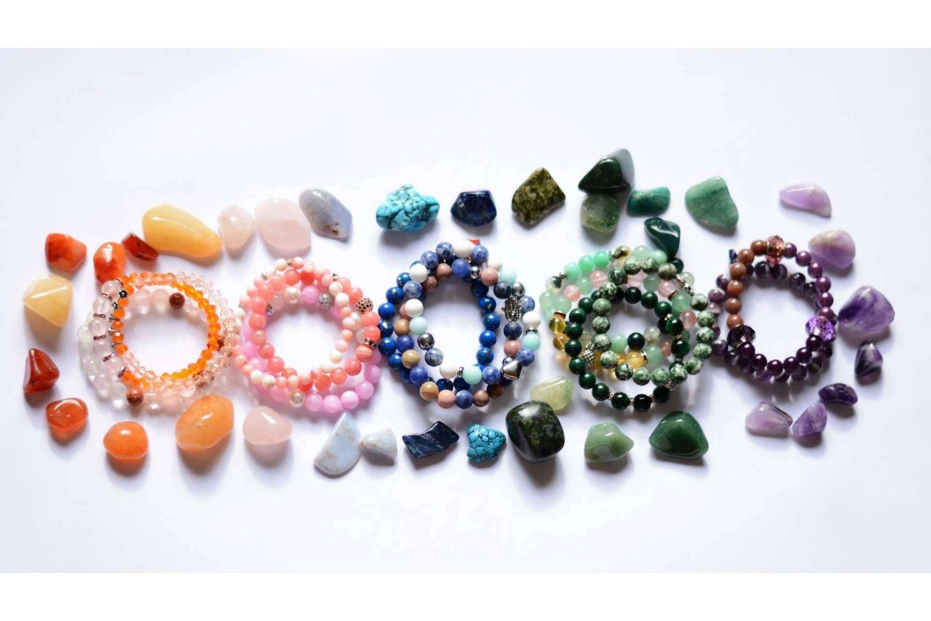 Tierra de Gemas y sus pulseras de minerales