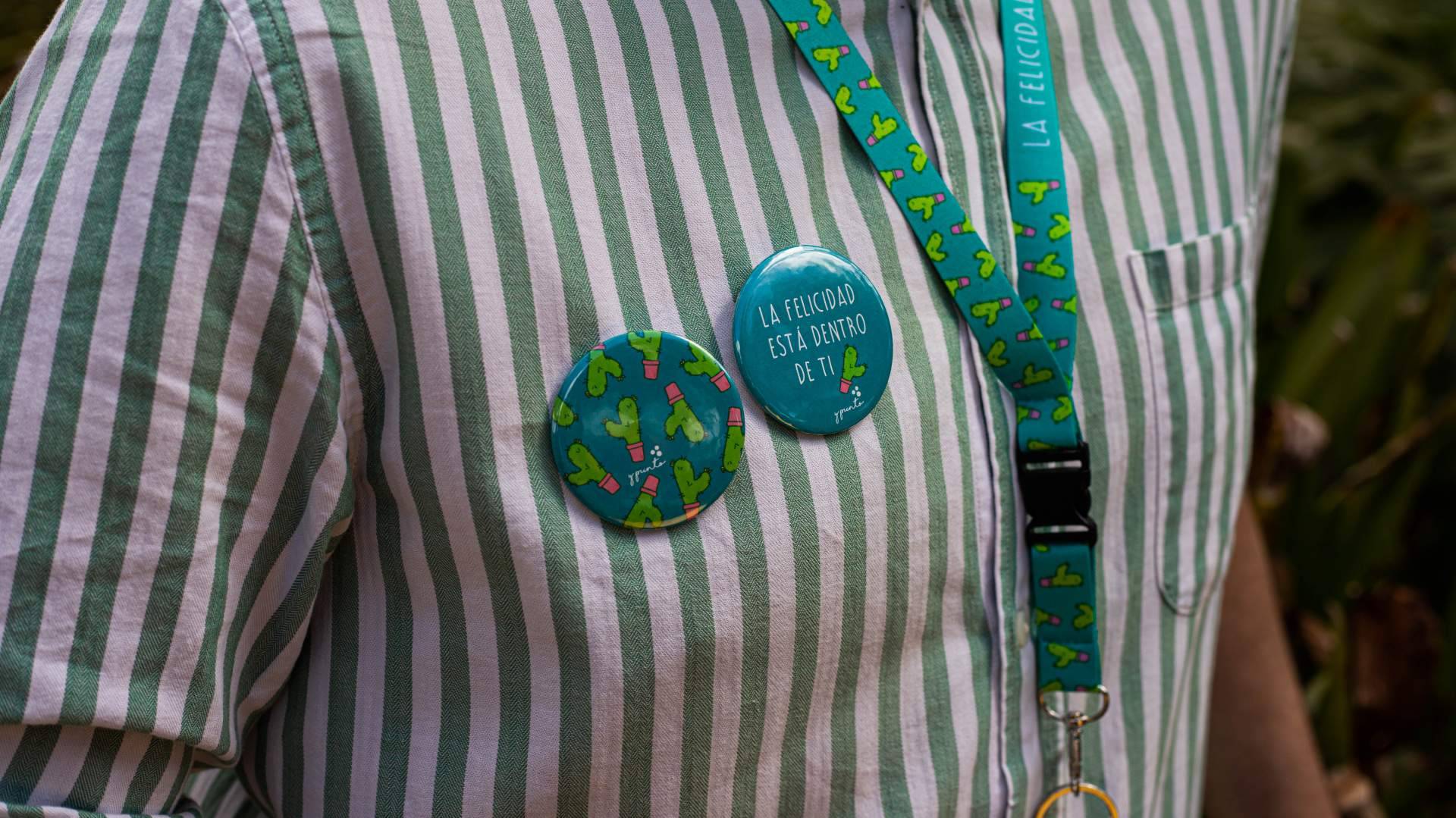 Para regalos especiales, los lanyards personalizados de Presume y Punto son una buena opción