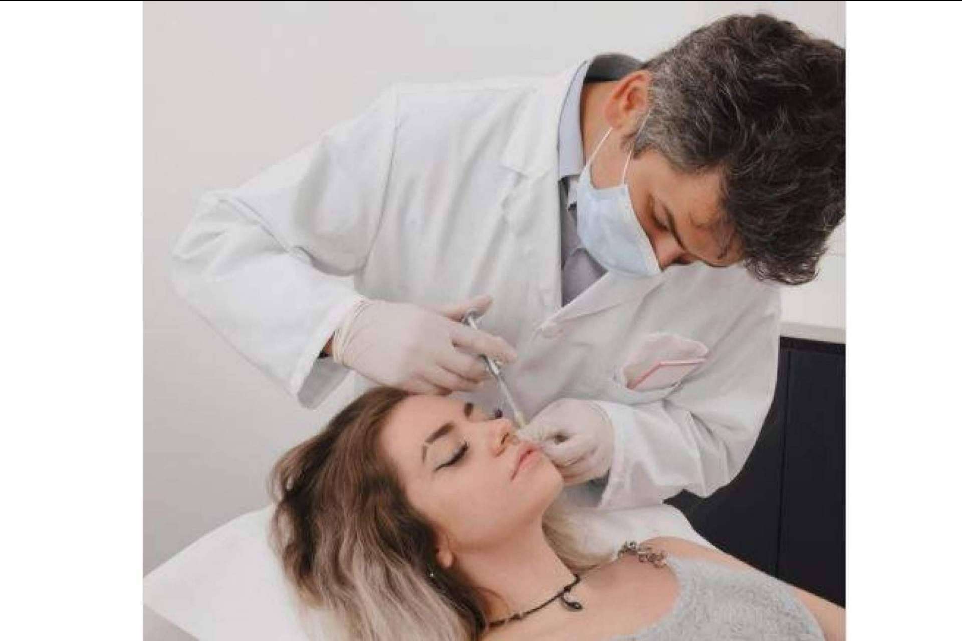 Aumentar los labios con el tratamiento del Dr. Castellar