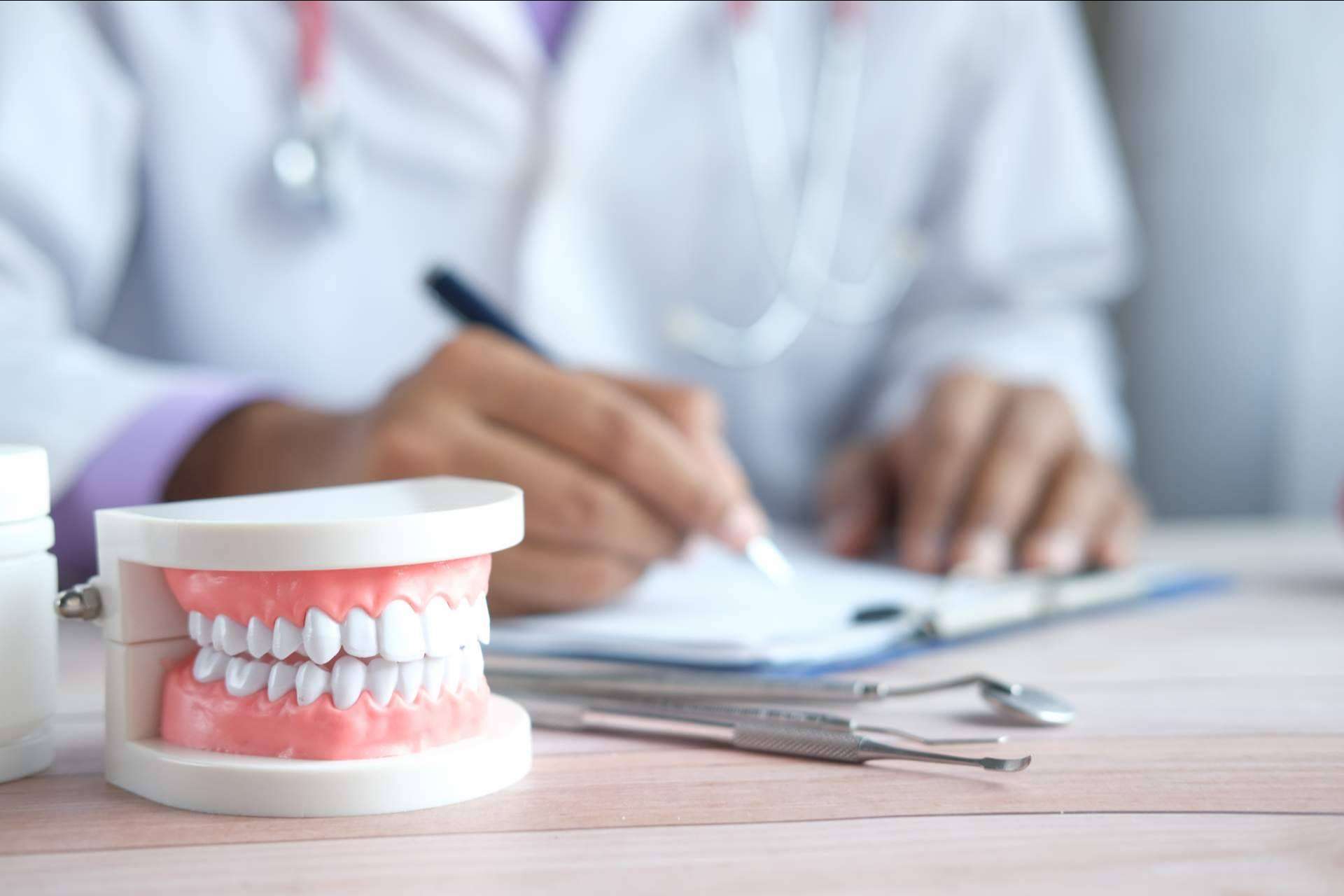 La importancia del perito para gestionar las denuncias dentales, por Peritajes y Mediación