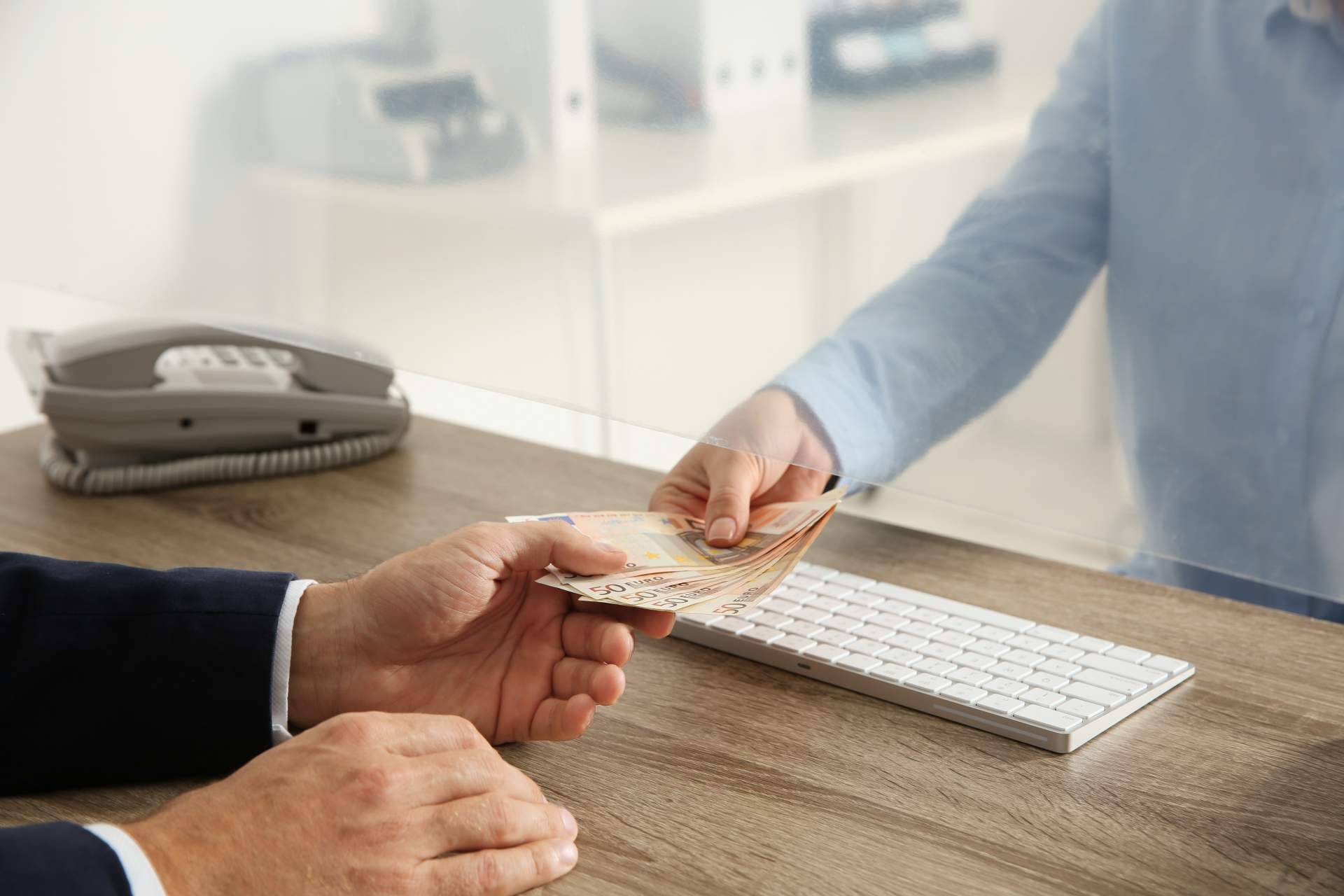 ¿Cómo identificar contratos revolving e intereses usurarios? Víctimas del Crédito