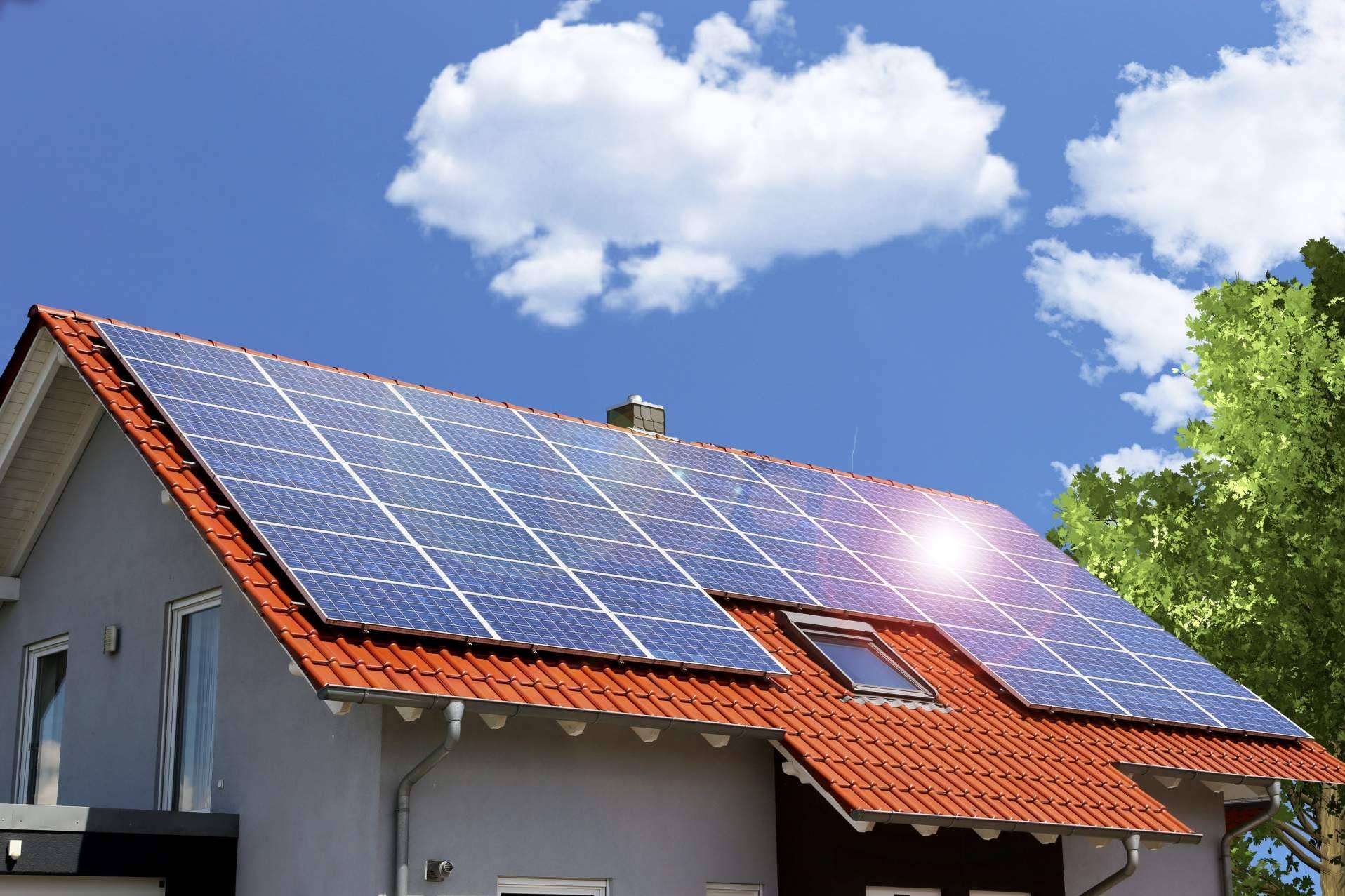 ¿Cuál es el engaño de los vendedores de energía solar según Solar Energy?