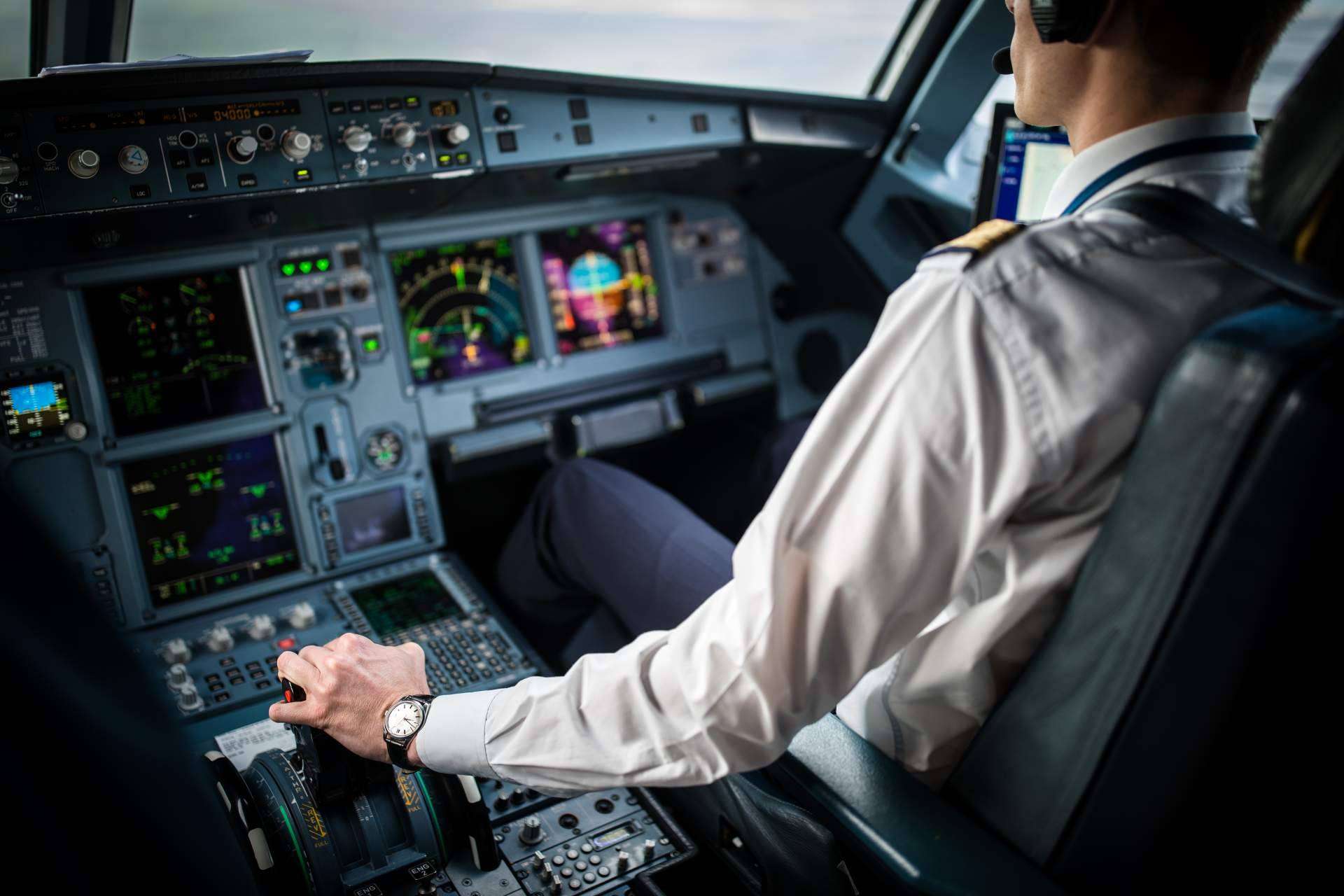 Leonavia imparte un curso de piloto privado avalado por la Agencia Estatal de Seguridad Aérea de España