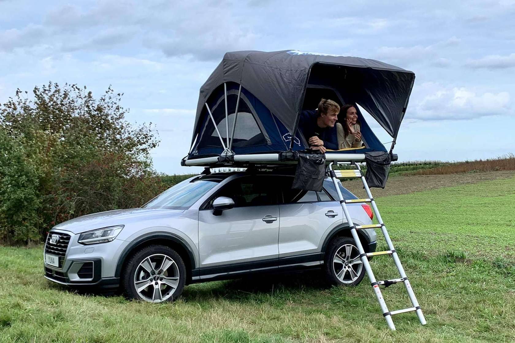 Foxcamper ofrece tiendas techo furgoneta en su página web para acampar disfrutando de la naturaleza de forma segura