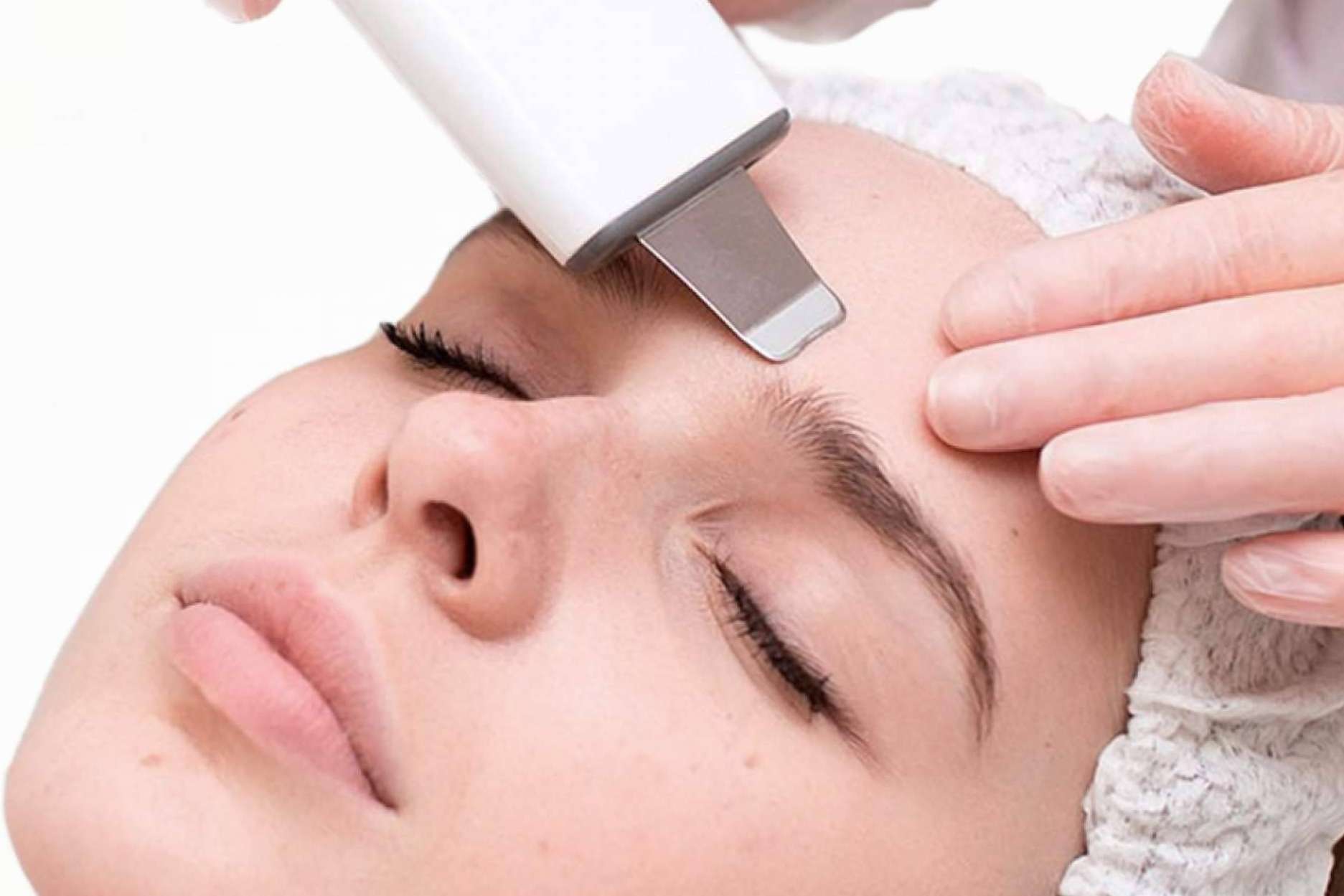¿Qué ofrecen los cursos de formación en limpieza profunda hydra & oxigenoterapia impartidos por Natalia Muñiz, propietaria de NMBeauty Academy?