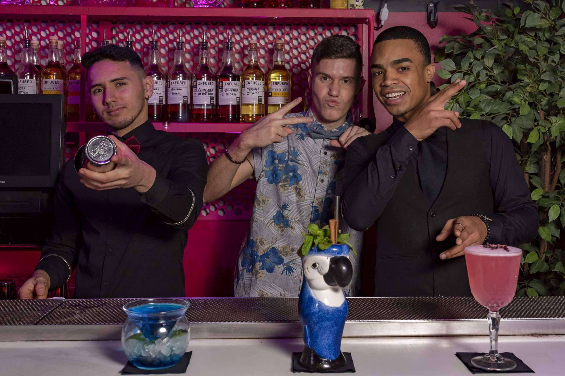 El flair bartending está de moda, las tendencias según ESCOM