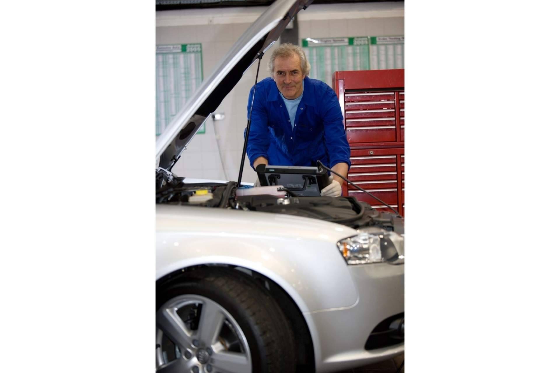 Una de las mejores máquinas de diagnóstico profesional para coches, camiones y autobuses de la mano de Arreglatelo