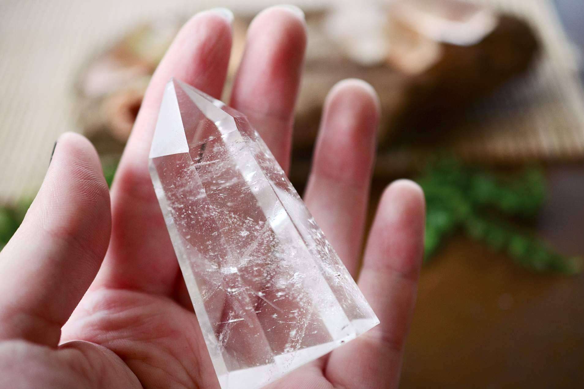 ¿Cuáles son las propiedades de las puntas de cuarzo? Tierra de Gemas