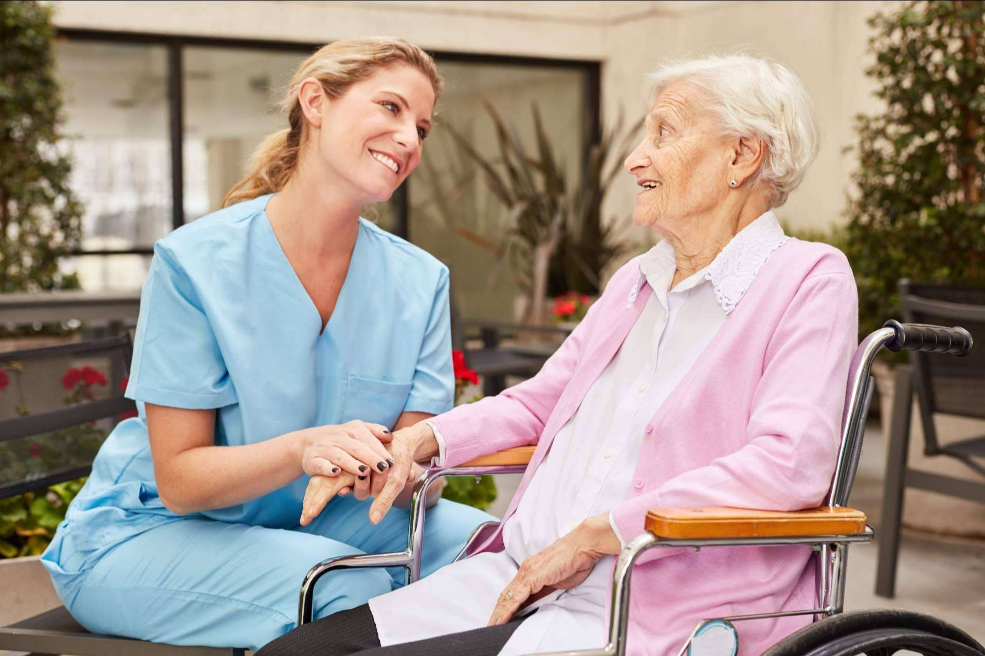 Los servicios para el cuidado de ancianos y enfermos de Seyer Hogar
