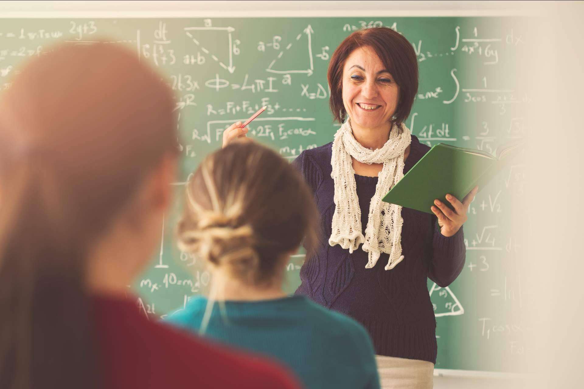 Las ventajas de los cursos homologados para el profesorado activo y para opositores a profesorado en AFOE