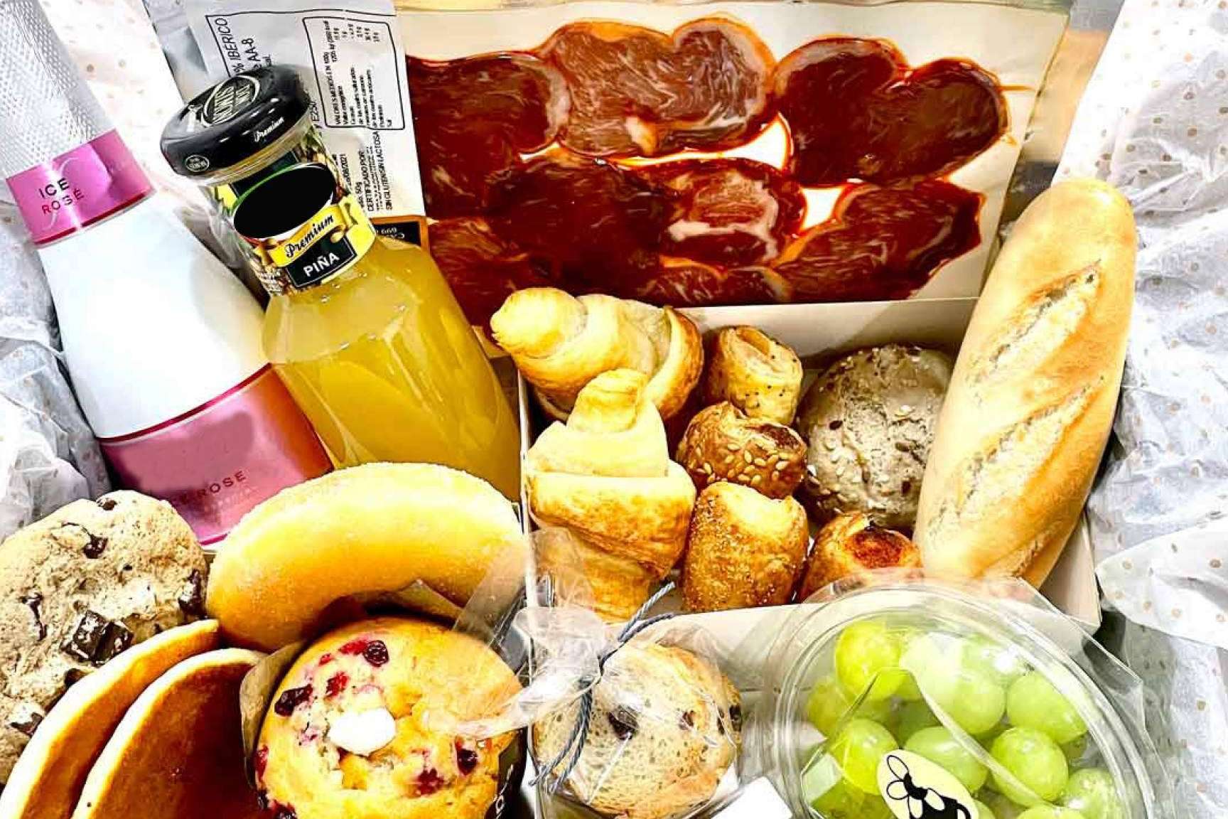 Enviar desayunos a domicilio personalizados a cualquier parte de España y Portugal gracias a la empresa Las Flores No Se Comen