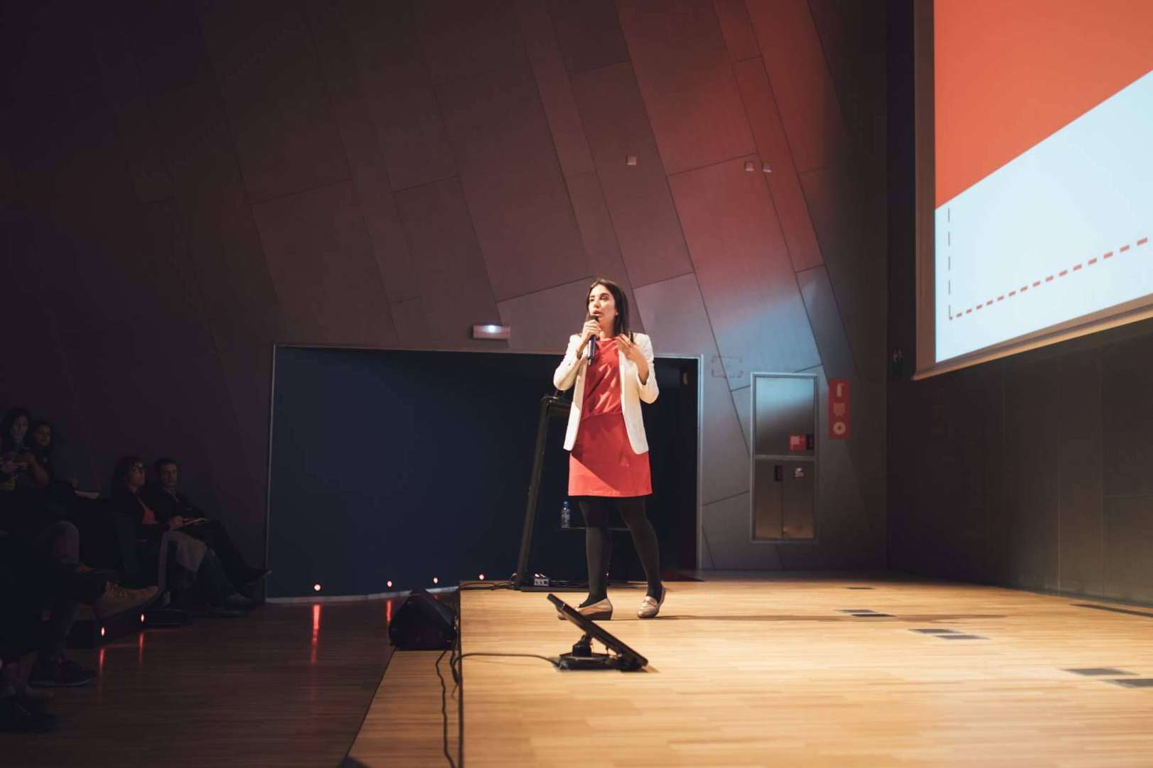 Máster Lanza tu Negocio es el proyecto de Marta García TV que permite crear una marca personal de éxito