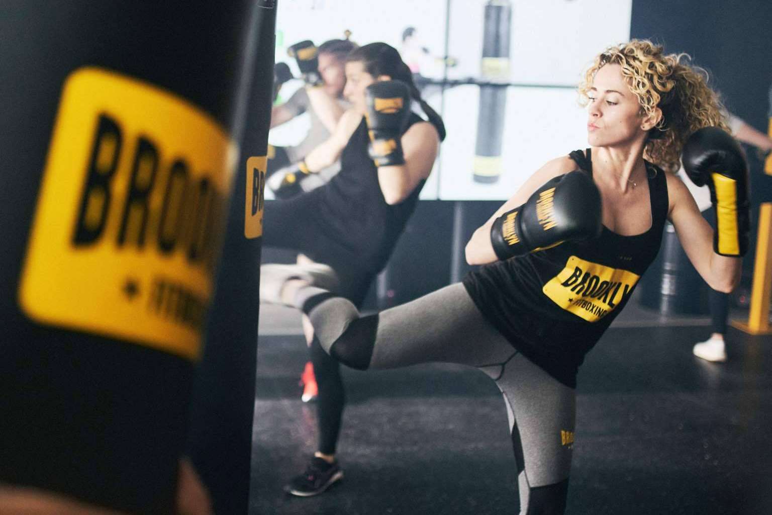Ejercitar el cuerpo y la mente con el fitboxing en el centro de entrenamiento Brooklyn Fitboxing en Perchel