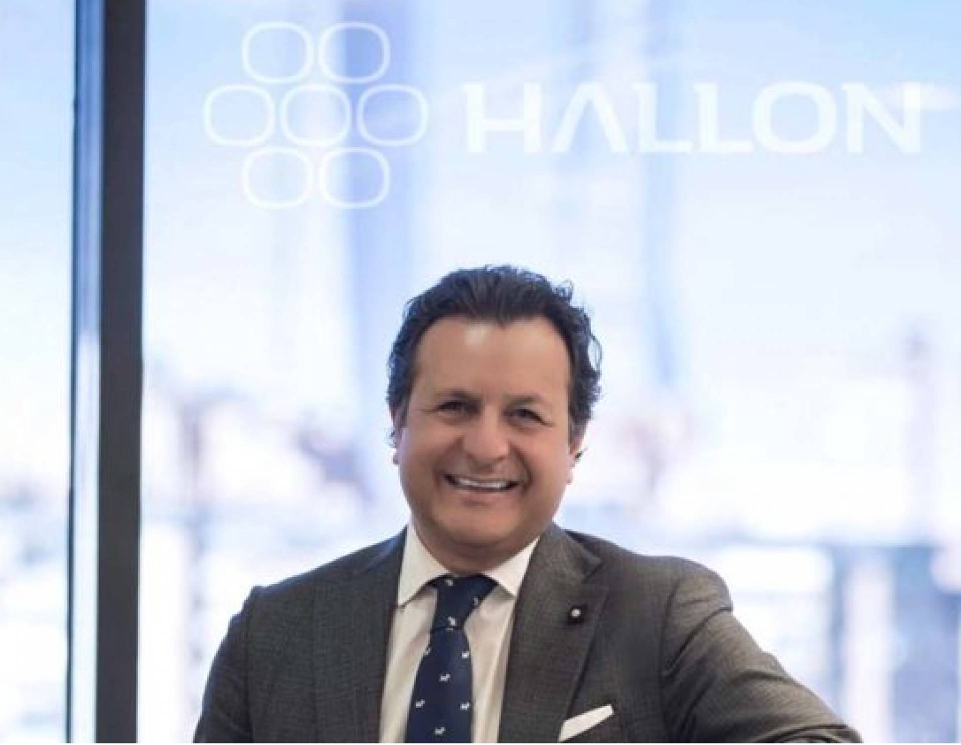 Cinco razones por las que los clientes de Hallon usan la app de seguimiento de medios en su dispositivo móvil