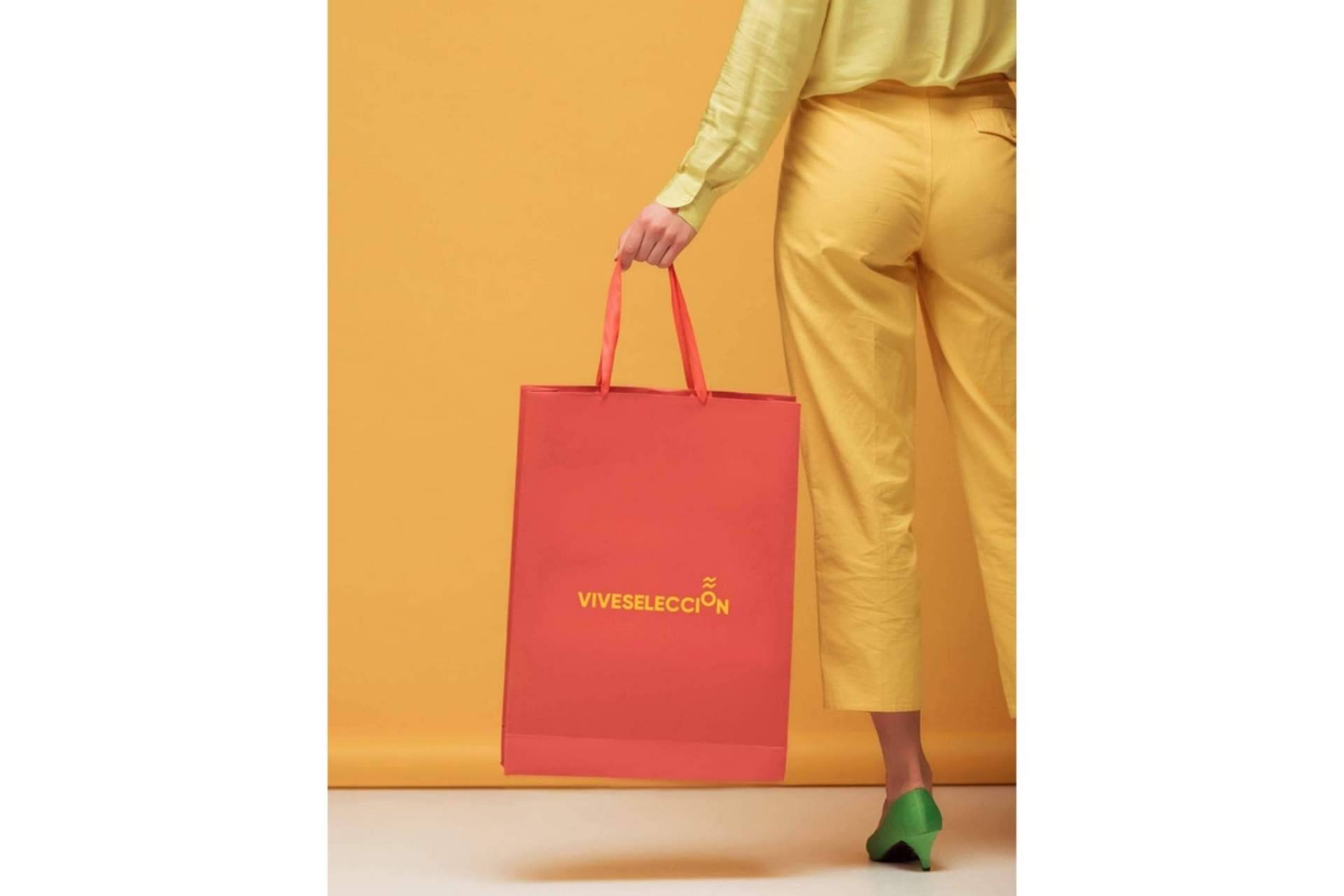 La ropa deportiva oficial de la selección española que ofrece ViveSelección para regalar en Navidad