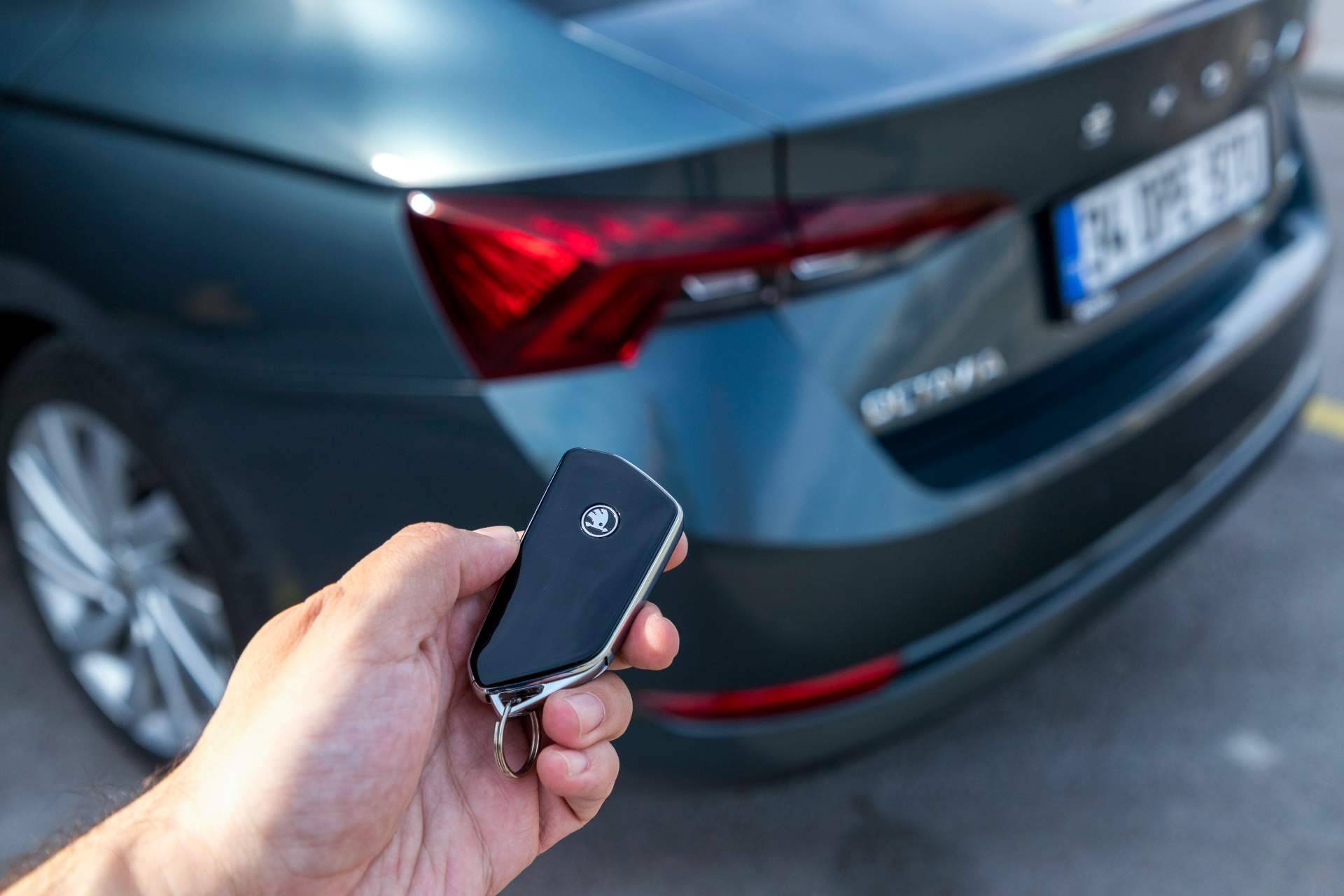 EGINER es una empresa experta en realizar una copia llaves de coche en Barcelona