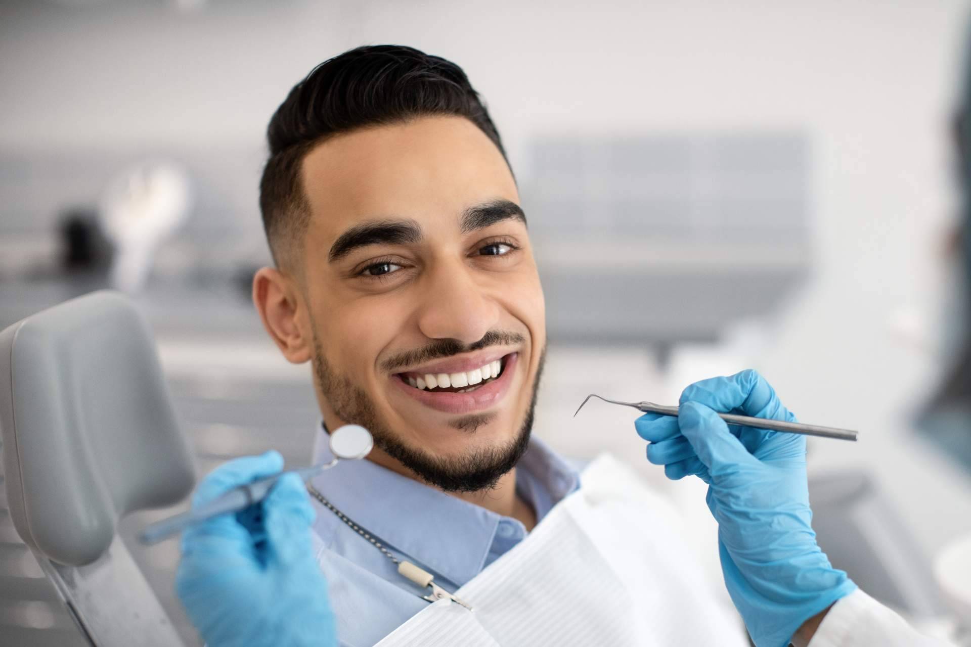 Tratamiento para la periodontitis de la mano de Clínicas Dentalbell