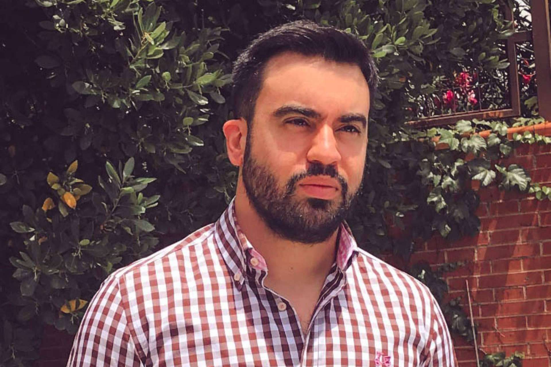 Jorge Perales Nieto presenta su primer libro, 'Mirando al mar, soñé'