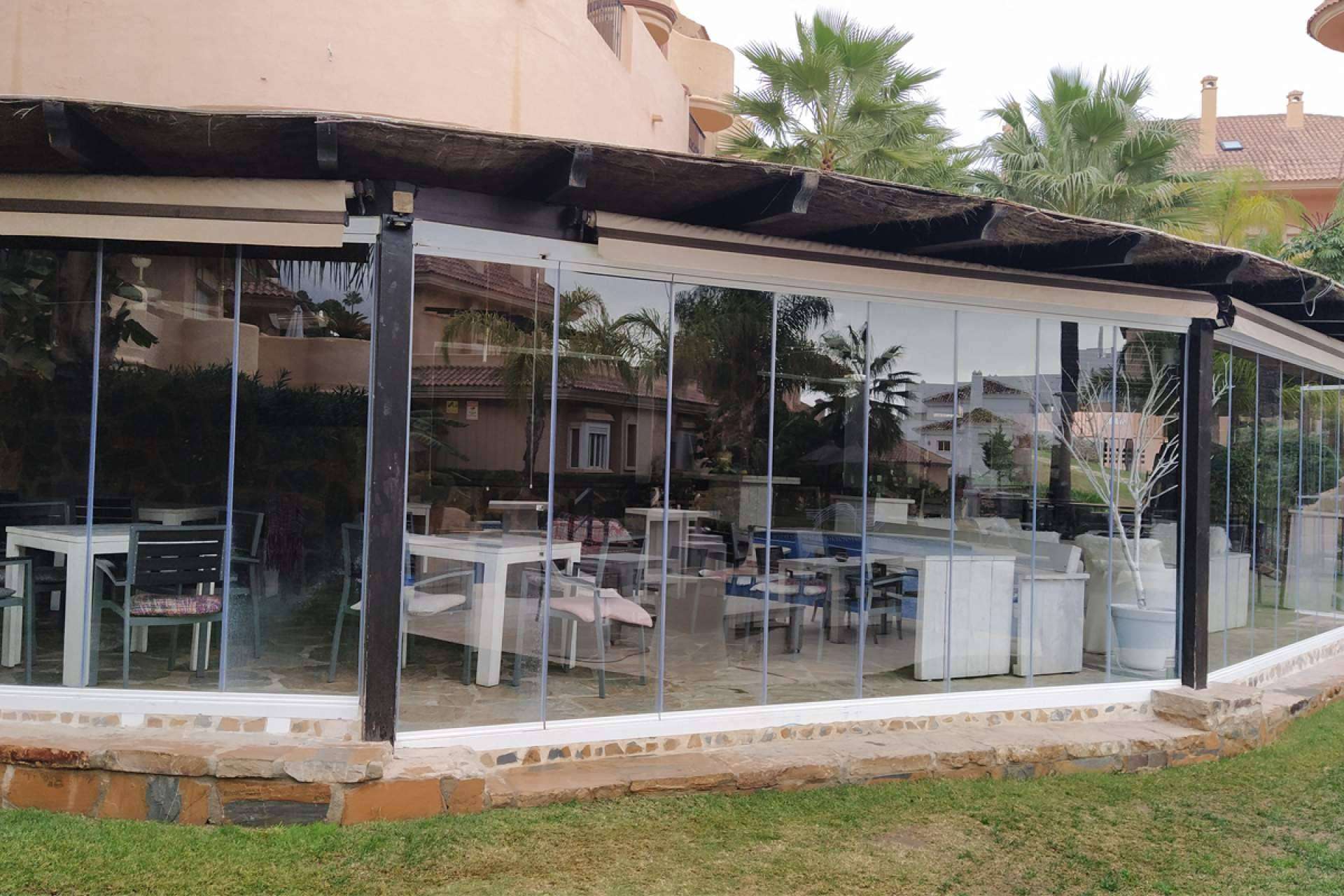 COVERTTO ofrece cortinas de cristal de calidad