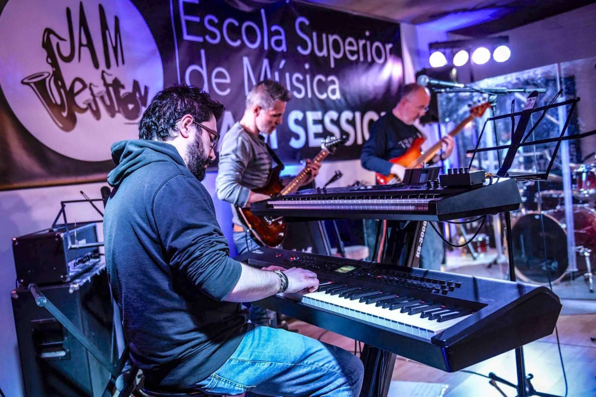 Especialidad de interpretación en el ámbito del rock, músicas urbanas y nuevas tendencias en la Escuela Superior de Música Jam Session