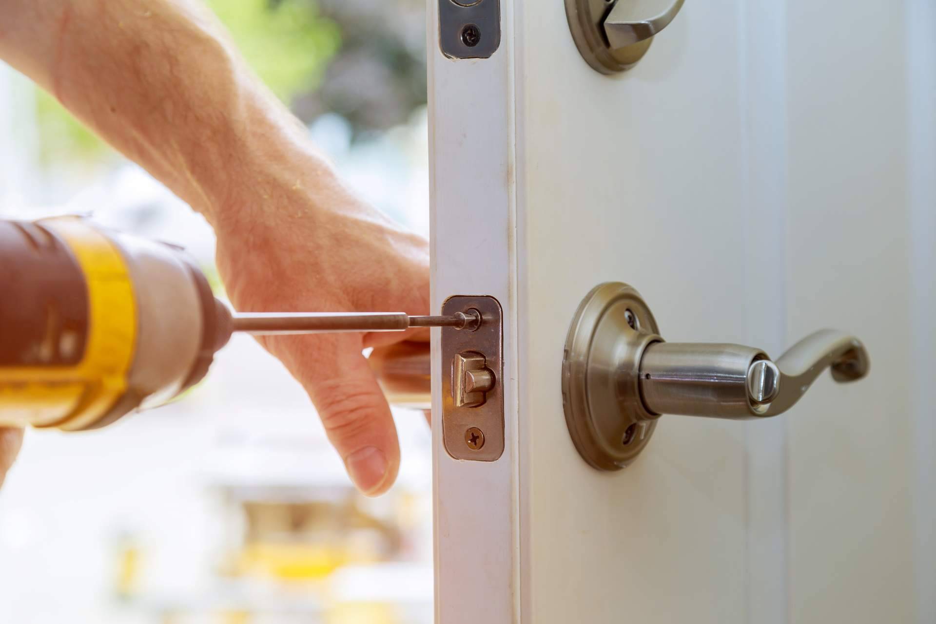 Cerrajeros expertos ofrecen sus servicios en Málaga en cualquier momento del día