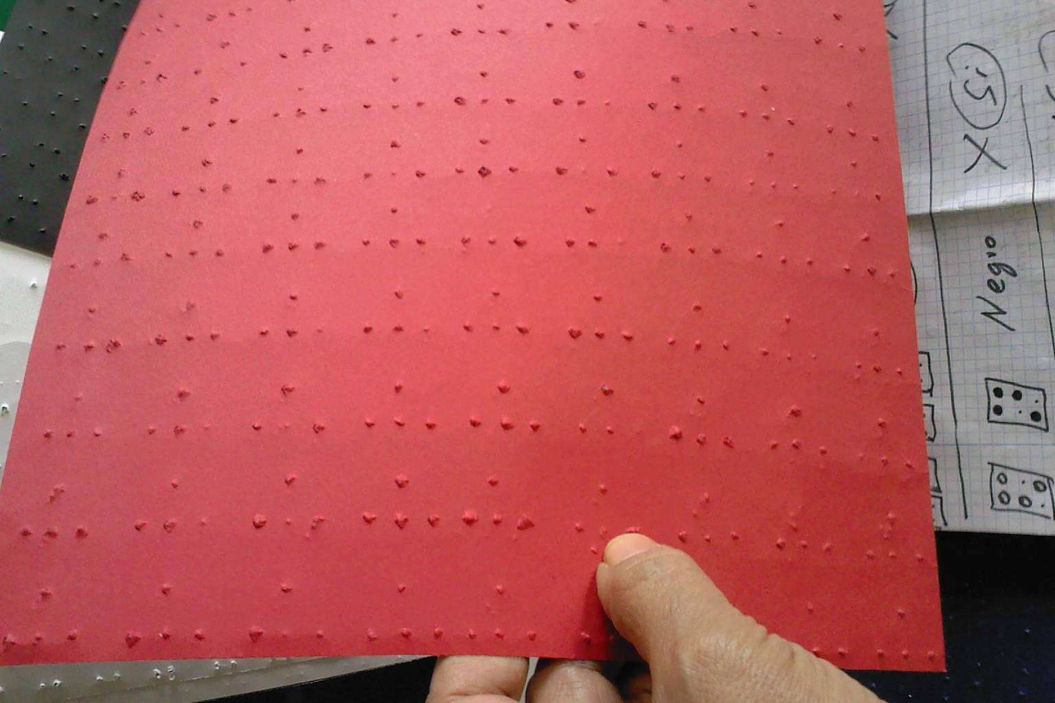 Talleres de collage en braille para invidentes de la mano de El Pintor de Internet