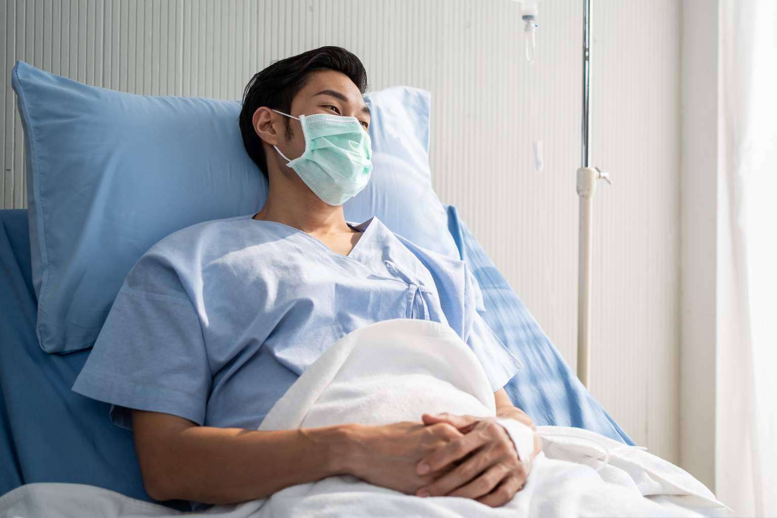 Maldita Hernia y sus camisones hospitalarios